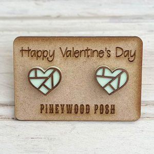 Pastel green heart stud earrings